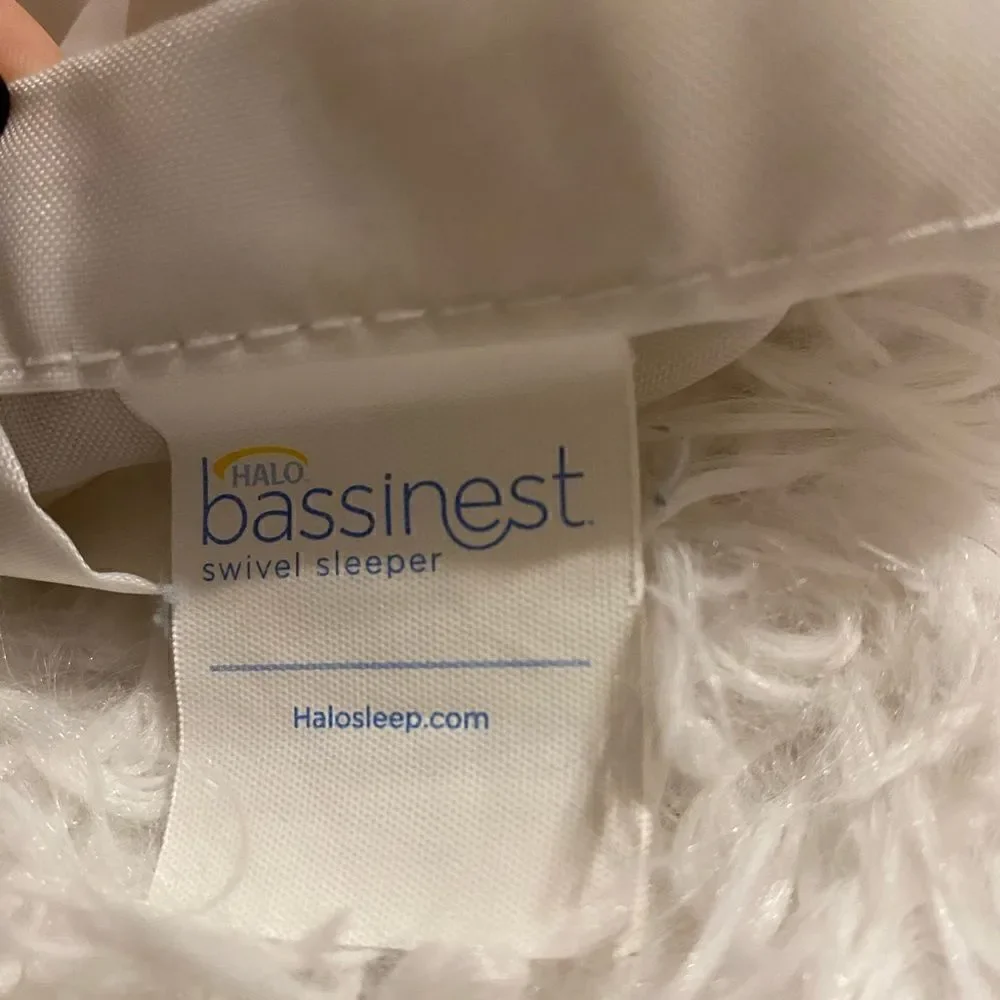 Halo Bassinet Swivel Sleeper Gray & White Damask Print Pad Cover